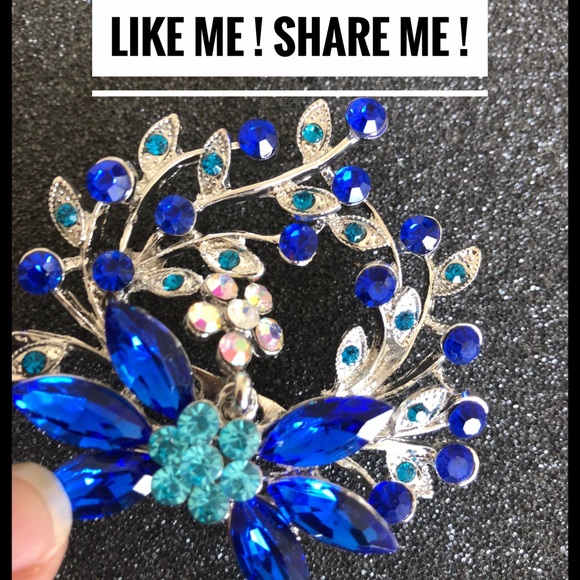 Crystal Brooch Pin in Blue. NEW - Picture 2 of 8